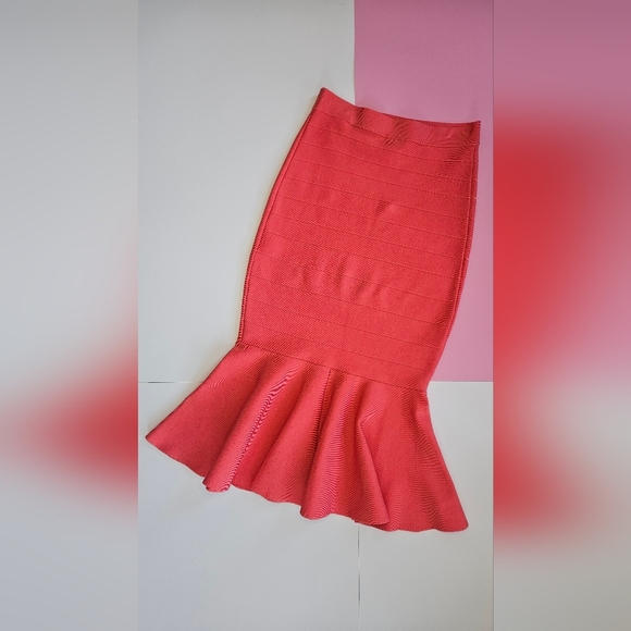 GUESS by Marciano Coral Bandage Skirt – High Stretch Bodycon, Size S - Picture 8 of 8